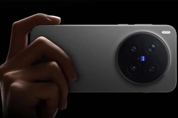 vivo X500系列现身:全球首发联发科天玑9600系列
