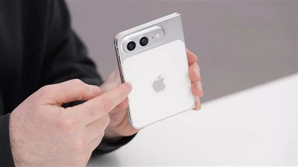时隔9年!iPhone Ultra重回指纹识别:祖传Face ID惨遭抛弃
