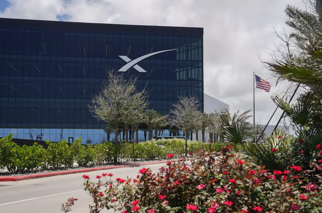 IPO创纪录融资750亿美元 马斯克成全球首位万亿富翁 SpaceX