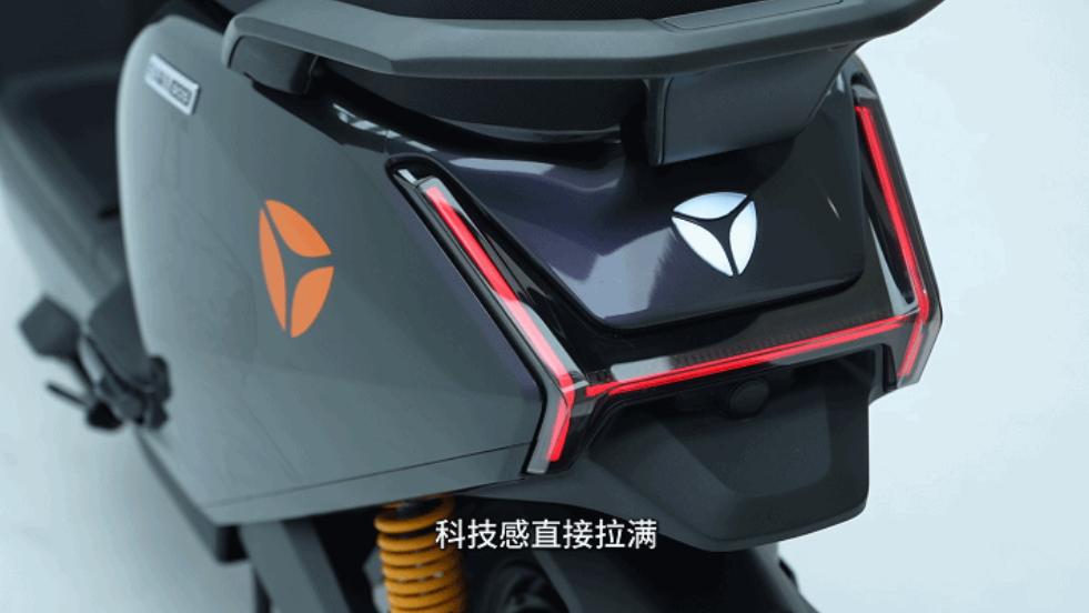 智能平权落地，雅迪电动车解锁潮酷出行新方式
