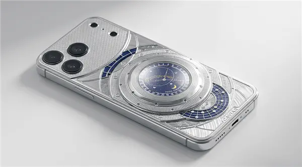 17 Pro Max典藏版：机身可拆装瑞士名表 35万起售！Caviar推出iPhone