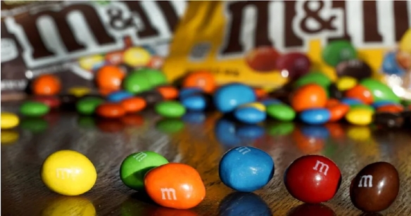 2经典颜色恐变历史 美卫生部要求淘汰人工色素！M&M's