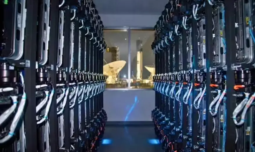AI服务器代工订单，总价高达520亿美元 鸿海首度夺下SpaceX